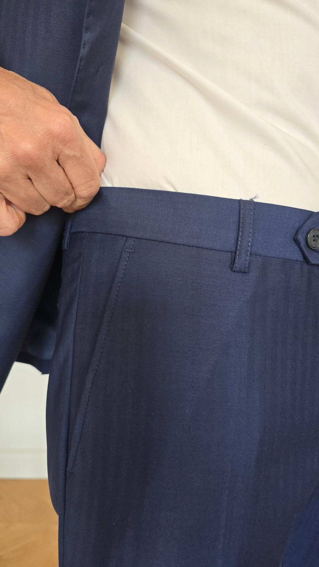 Abito Solaro Uomo “D’Annunzio” – Eleganza Luminosa e Carattere Sartoriale