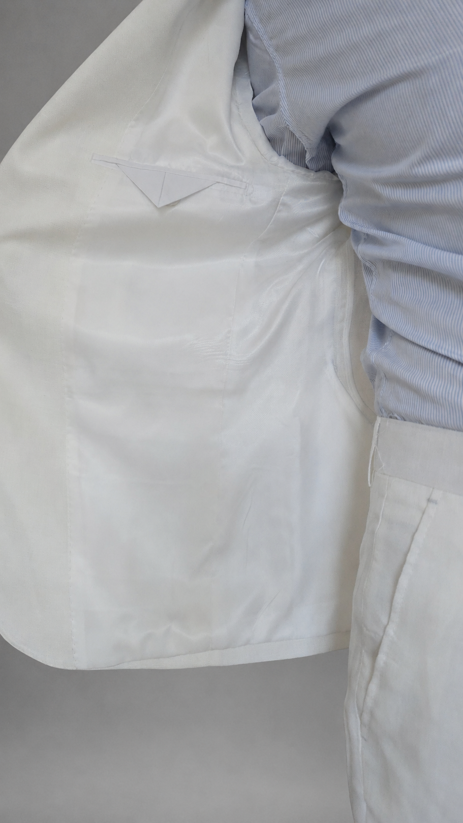 Abito in Lino Uomo “Leopardi” – Eleganza Estiva e Raffinatezza Naturale